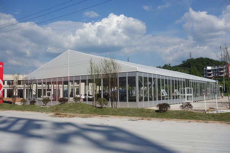 渠县婚庆篷房出租：透明篷房+氛围灯光，打造星空婚礼场景